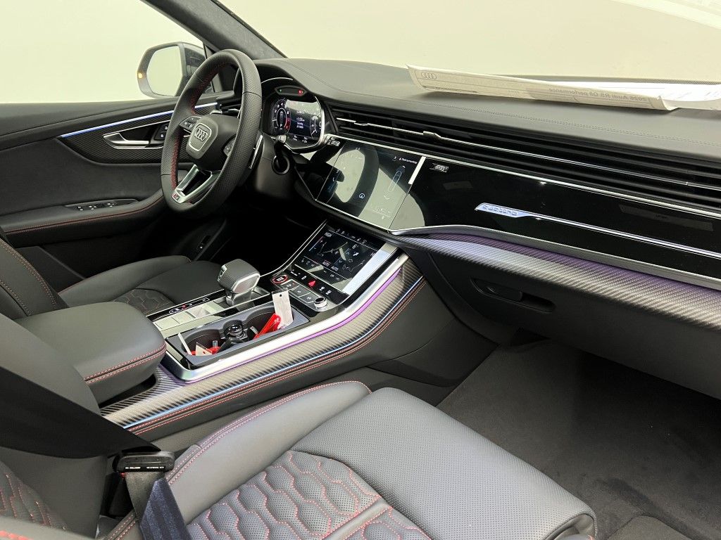 Thumbnail: 2026 Audi RS Q8 - 16