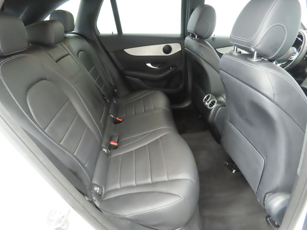 2021 Mercedes-Benz GLC 300 22