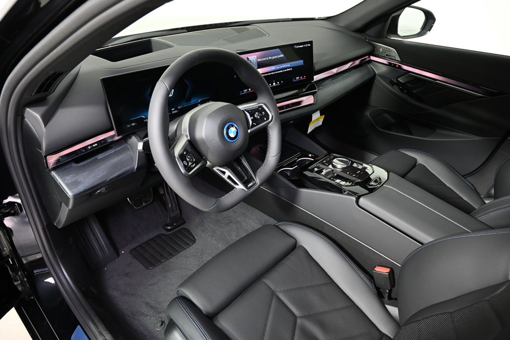 Thumbnail: 2027 BMW i5 - 15