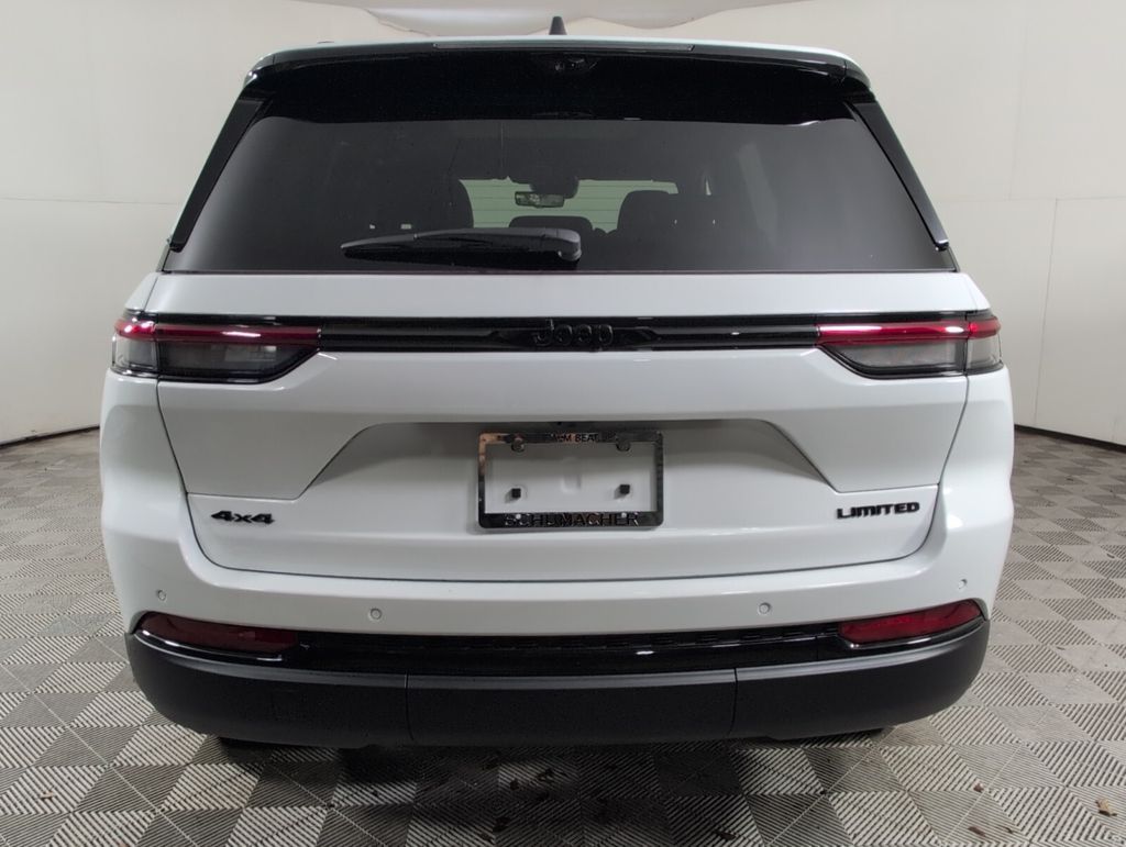 new 2025 Jeep Grand Cherokee car, priced at $41,585