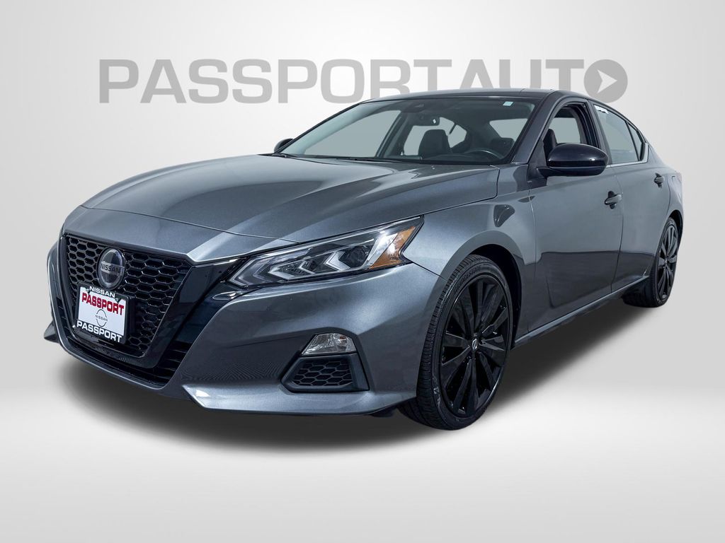 Gray (Gun Metallic) 2022 Nissan Altima 2.5 SR FWD Sedan Front-Wheel Drive Continuously Variable Transmission
