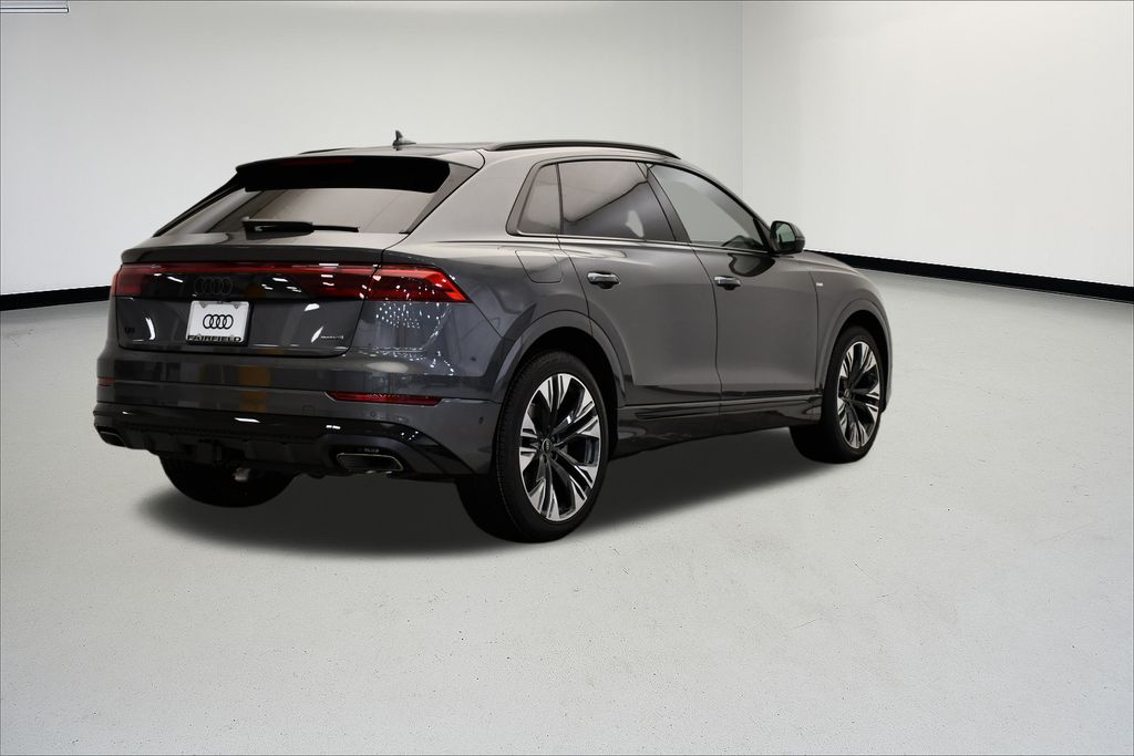 Thumbnail: 2026 Audi Q8 - 5