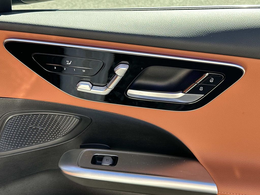 Thumbnail: 2025 Mercedes-Benz C-Class - 20