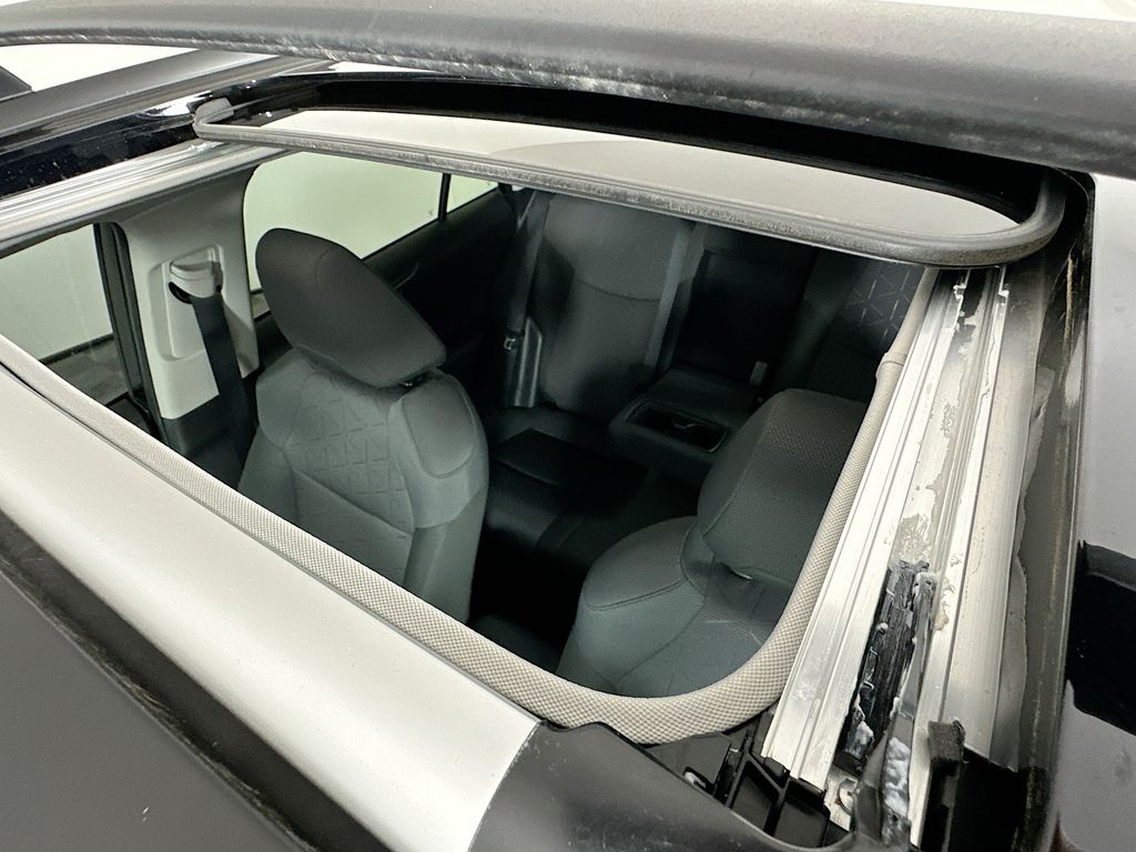 Thumbnail: 2025 Toyota RAV4 - 22