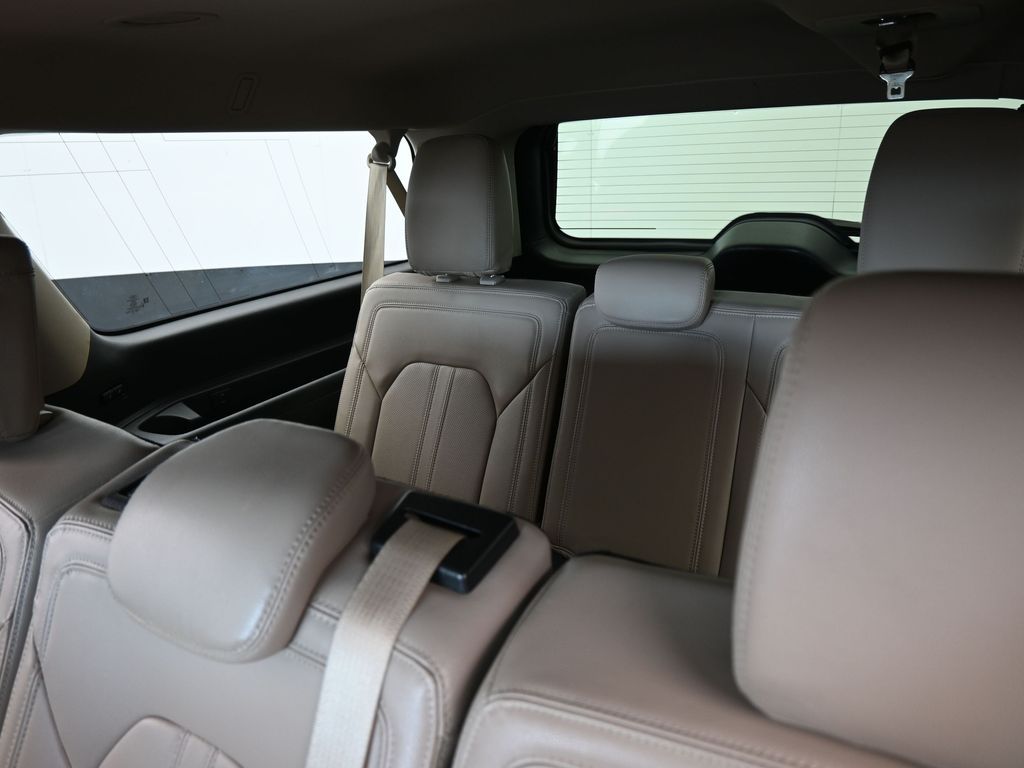 Used 2023 Silver Metallic Ford Limited image 41