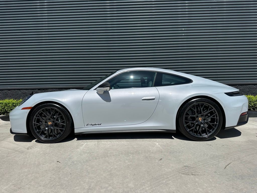 Thumbnail: 2025 Porsche 911 - 2