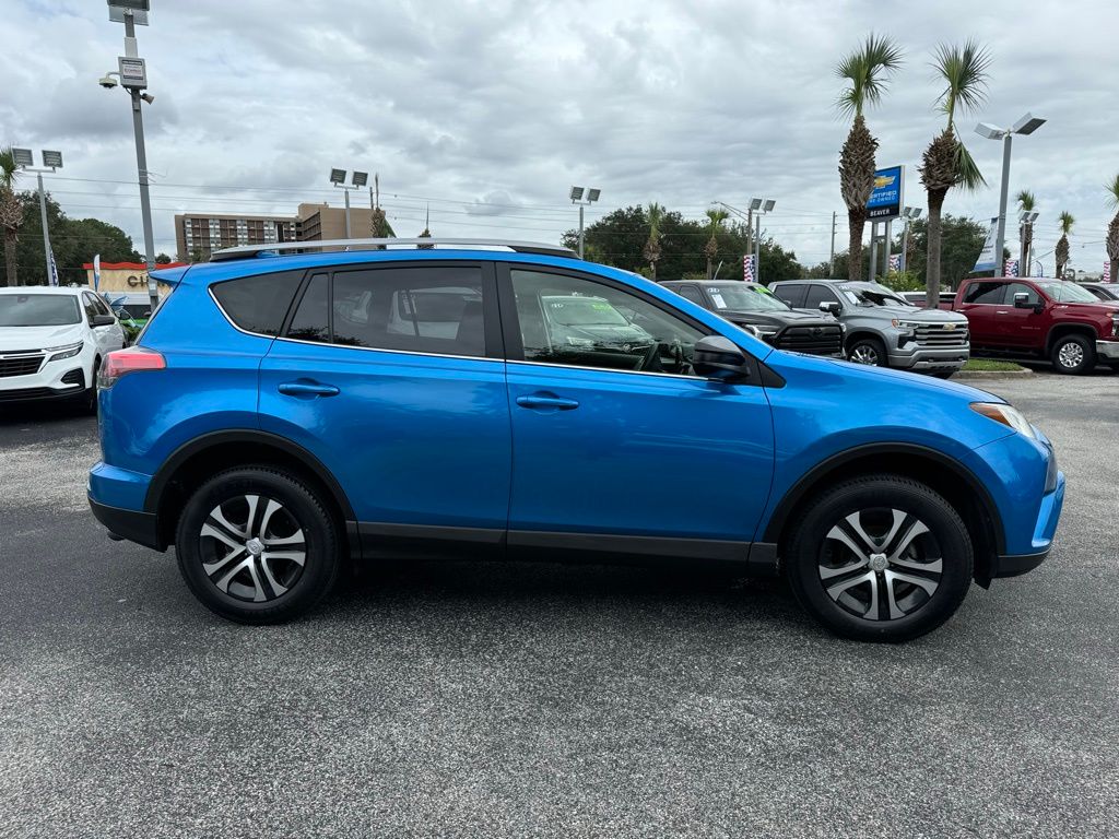 2017 Toyota RAV4 LE 9