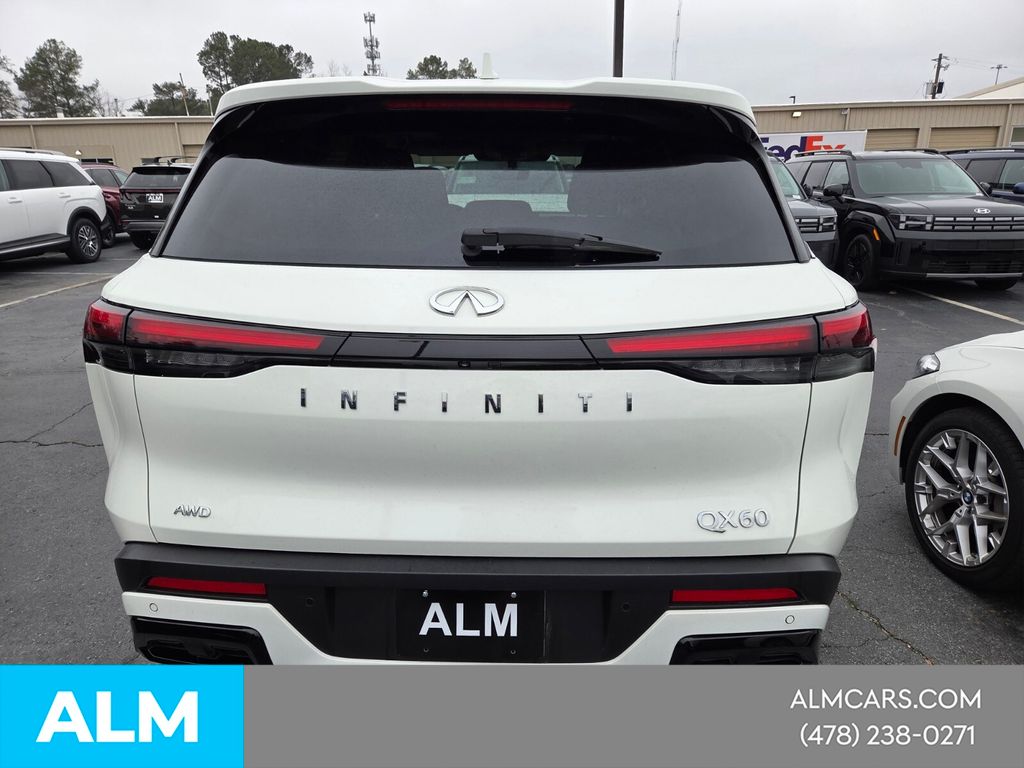 Used 2024 White INFINITI PURE image 11