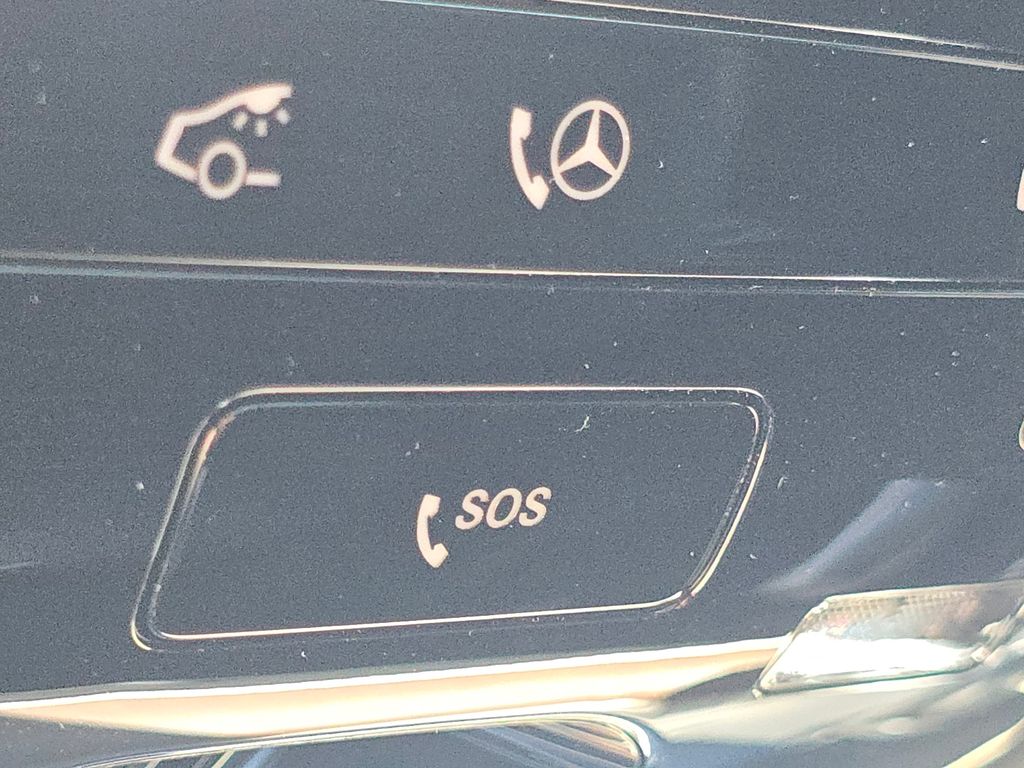 New 2026 White Mercedes-Benz GLC 300 image 9