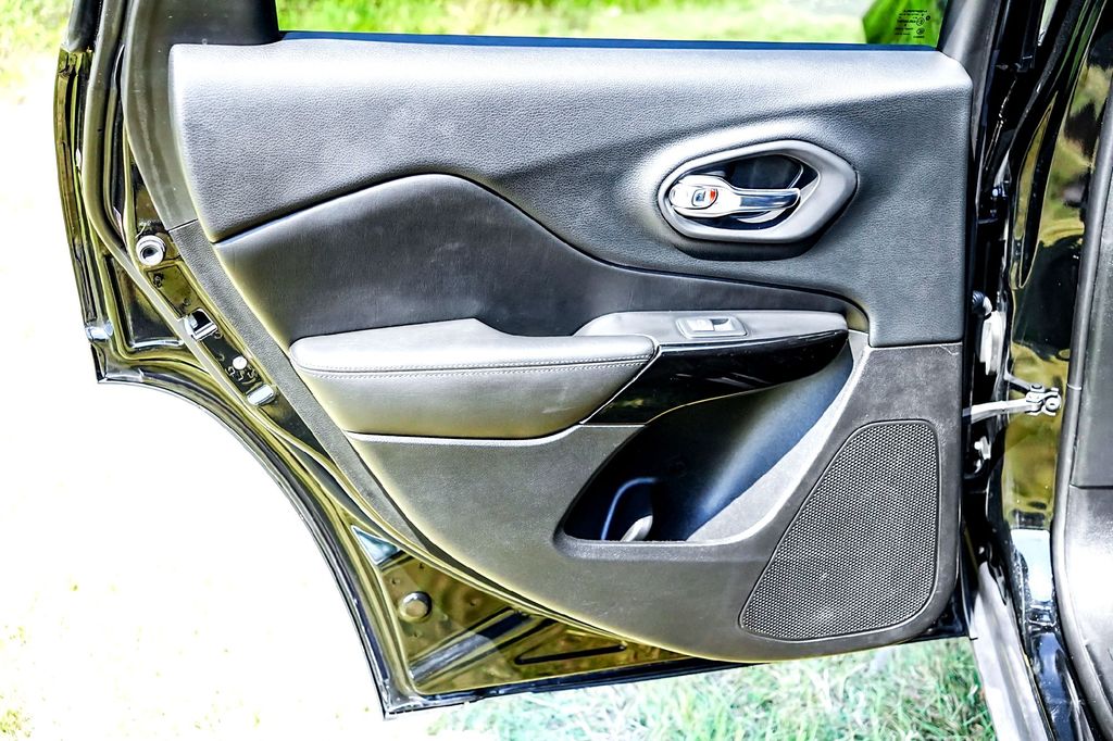 Used Car 2019 Jeep Cherokee  Altitude For Sale Under $20,000 In Taylor, Texas