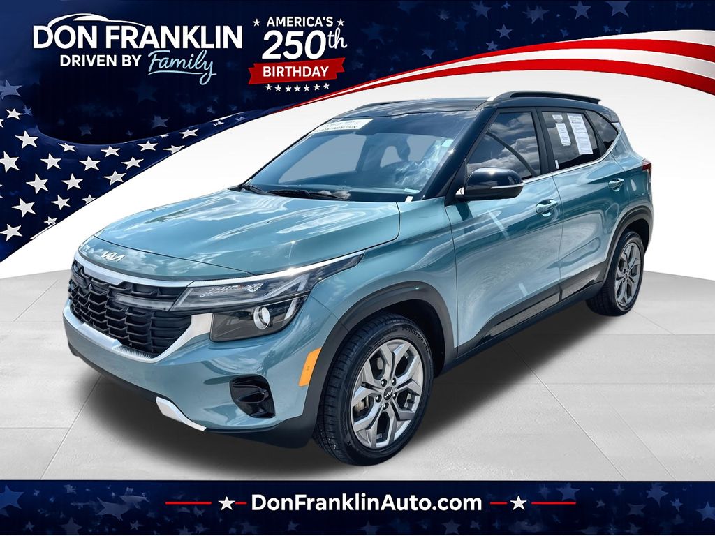 Pluton Blue/Black Roof 2024 Kia Seltos SUV / Crossover Front-Wheel Drive Continuously Variable Transmission