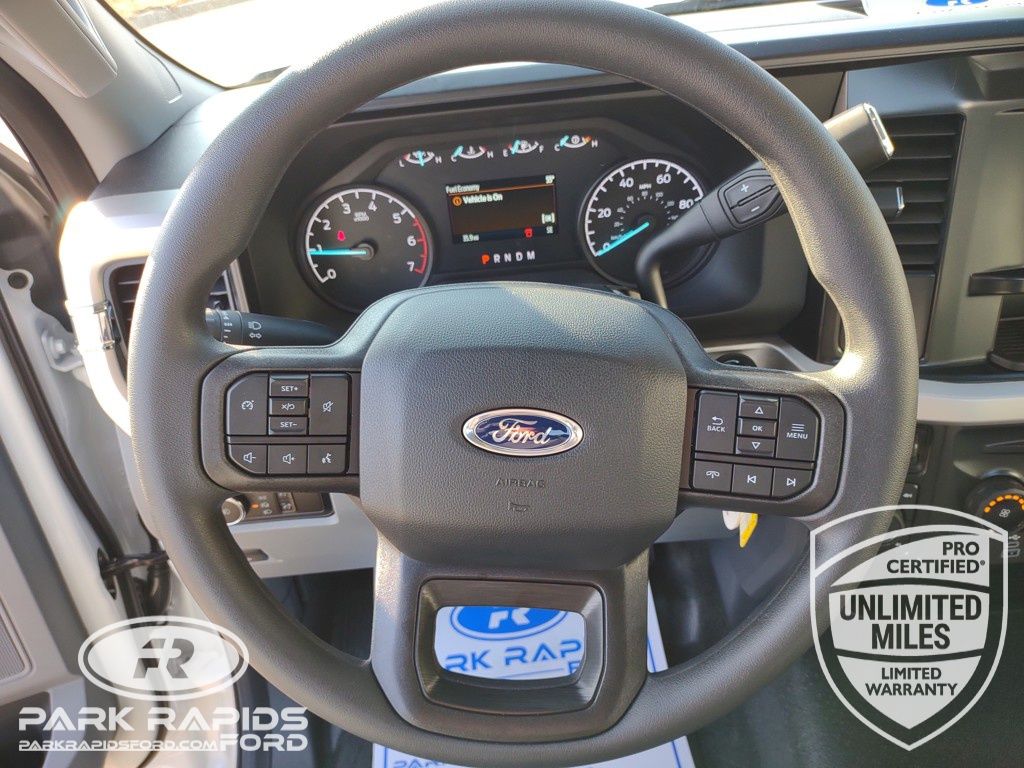 2025 Ford F-250SD XLT photo