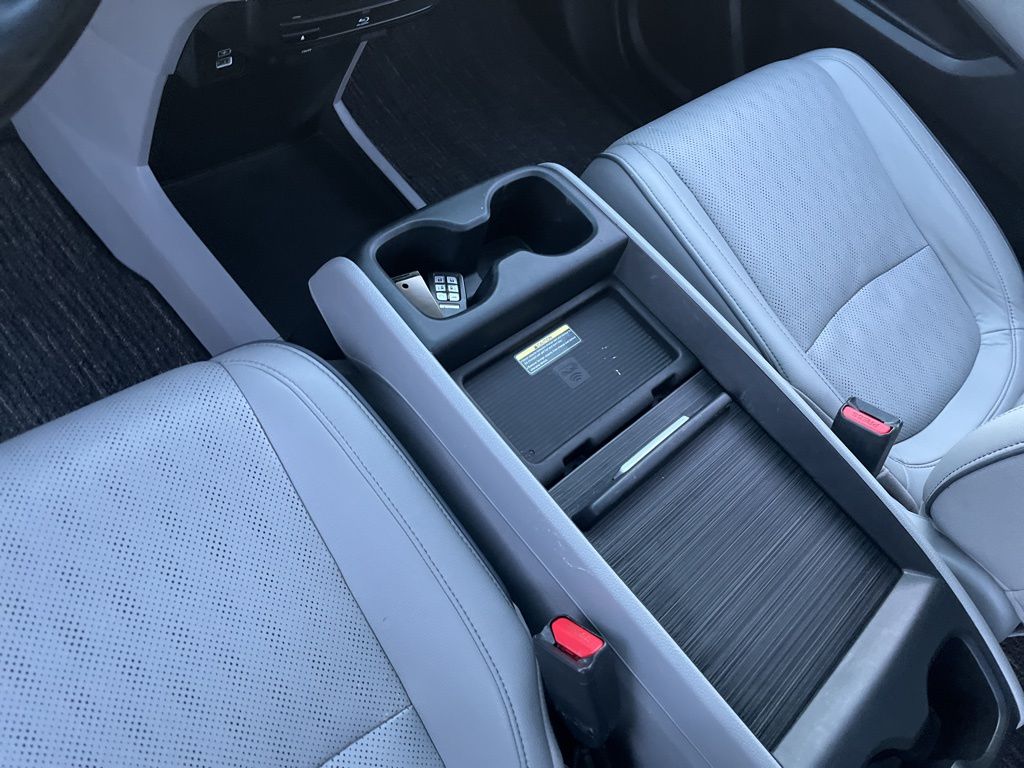 Thumbnail: 2021 Honda Odyssey - 21