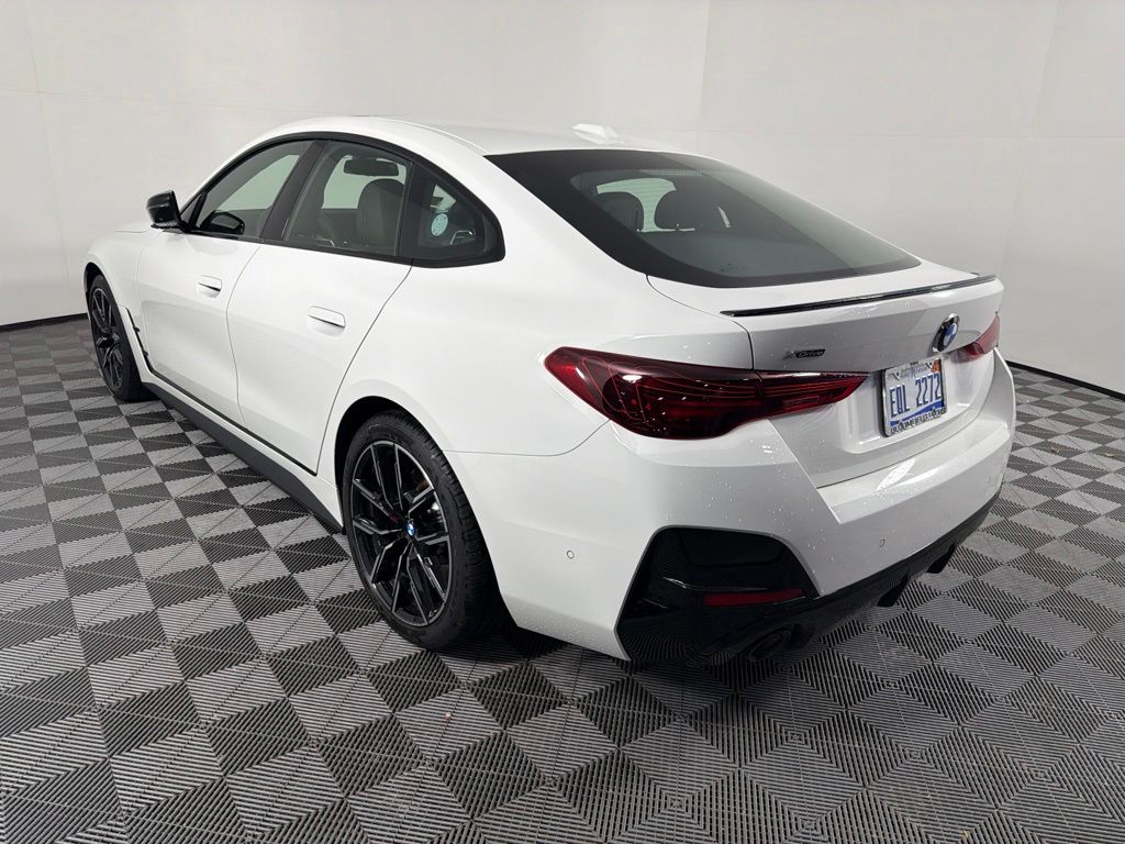 Thumbnail: 2026 BMW 4 Series - 8