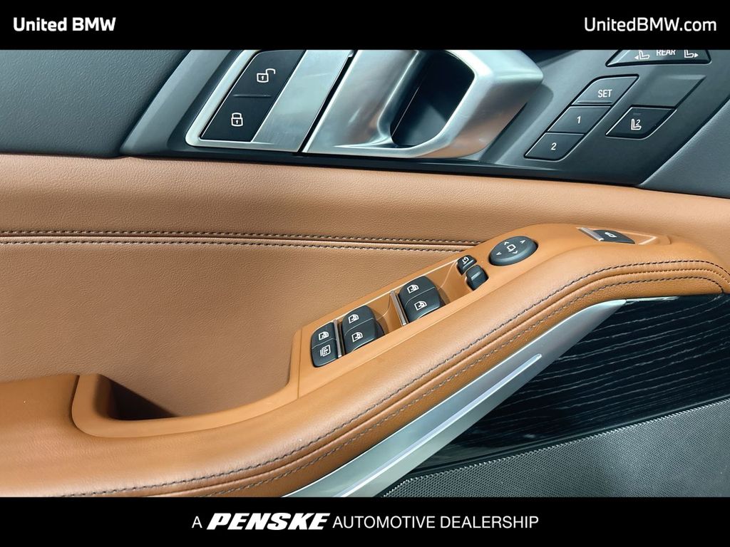 Thumbnail: 2026 BMW X7 - 11