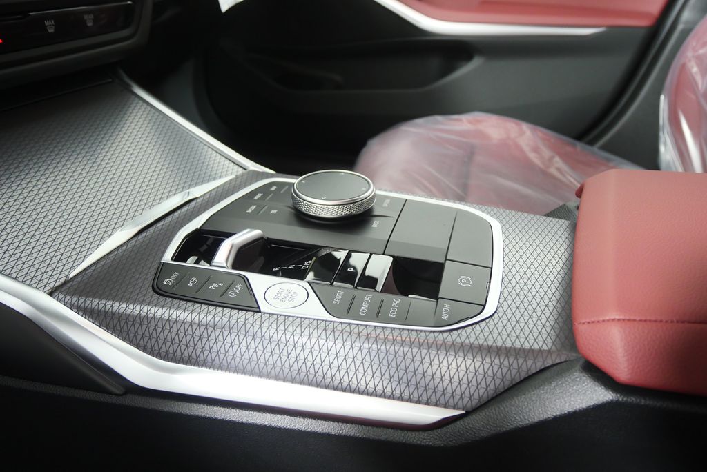 Thumbnail: 2026 BMW 3 Series - 21