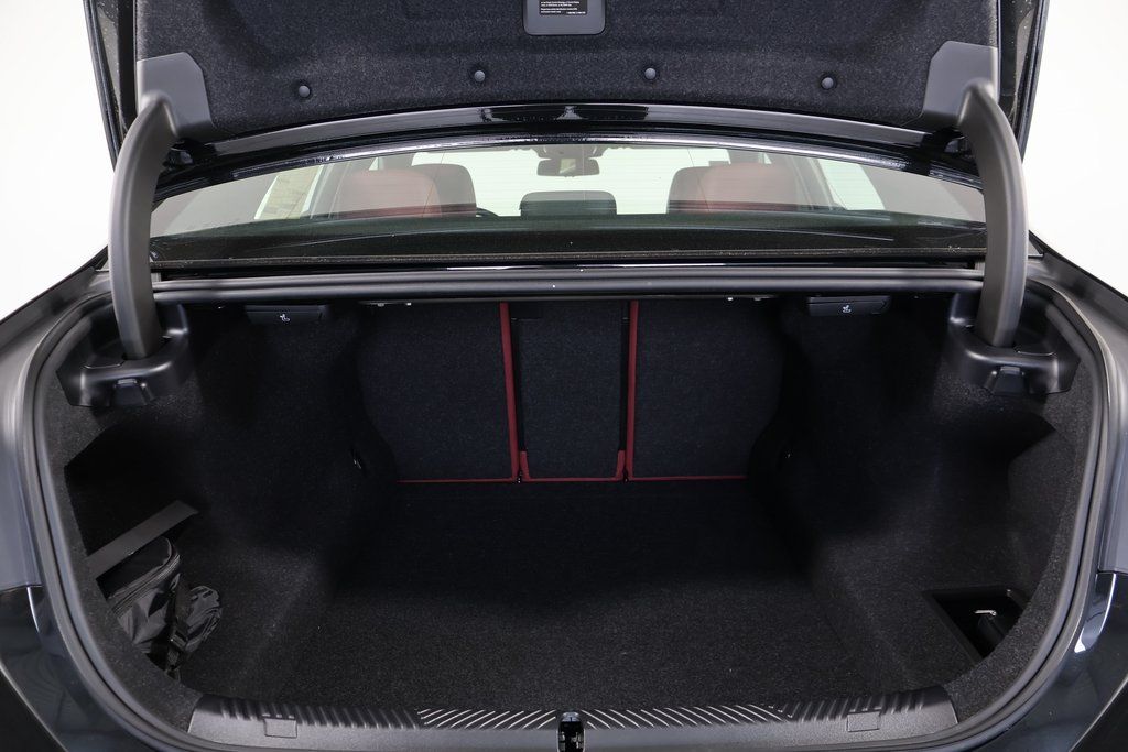 Thumbnail: 2026 BMW 5 Series - 8