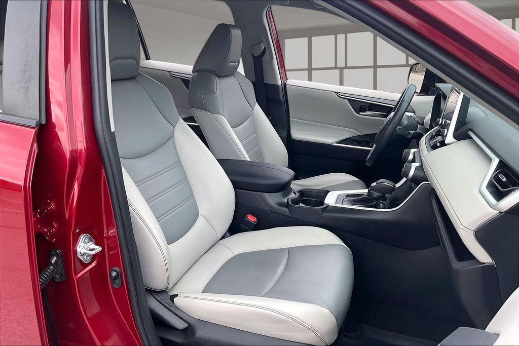 Used 2020 Toyota RAV4 SUV