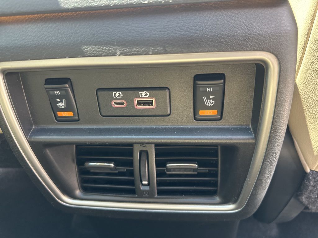 2023 Pearl White Tricoat Nissan Murano SL FWD SUV