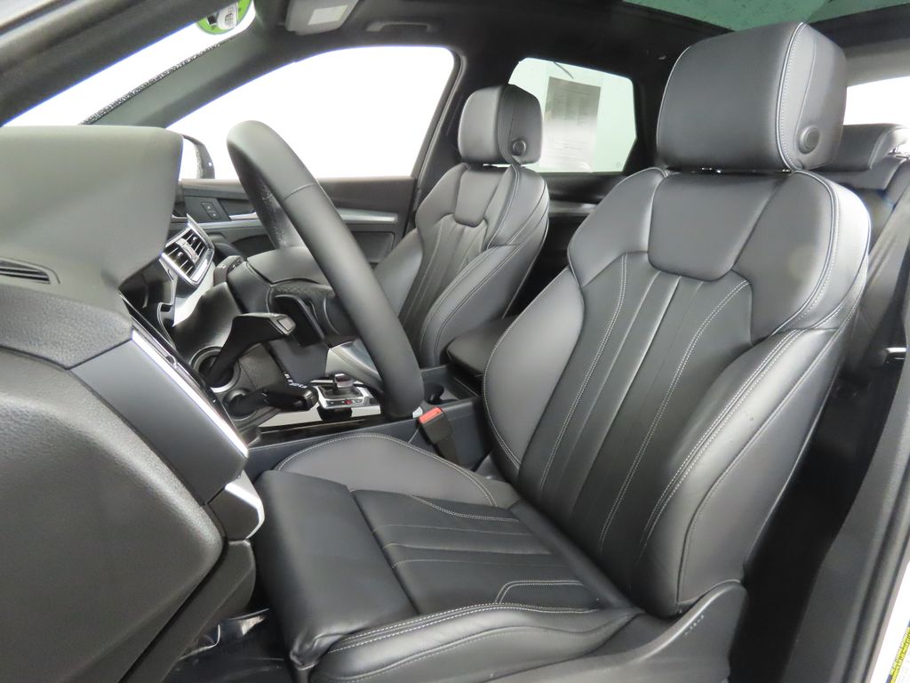 Thumbnail: 2025 Audi Q5 - 32