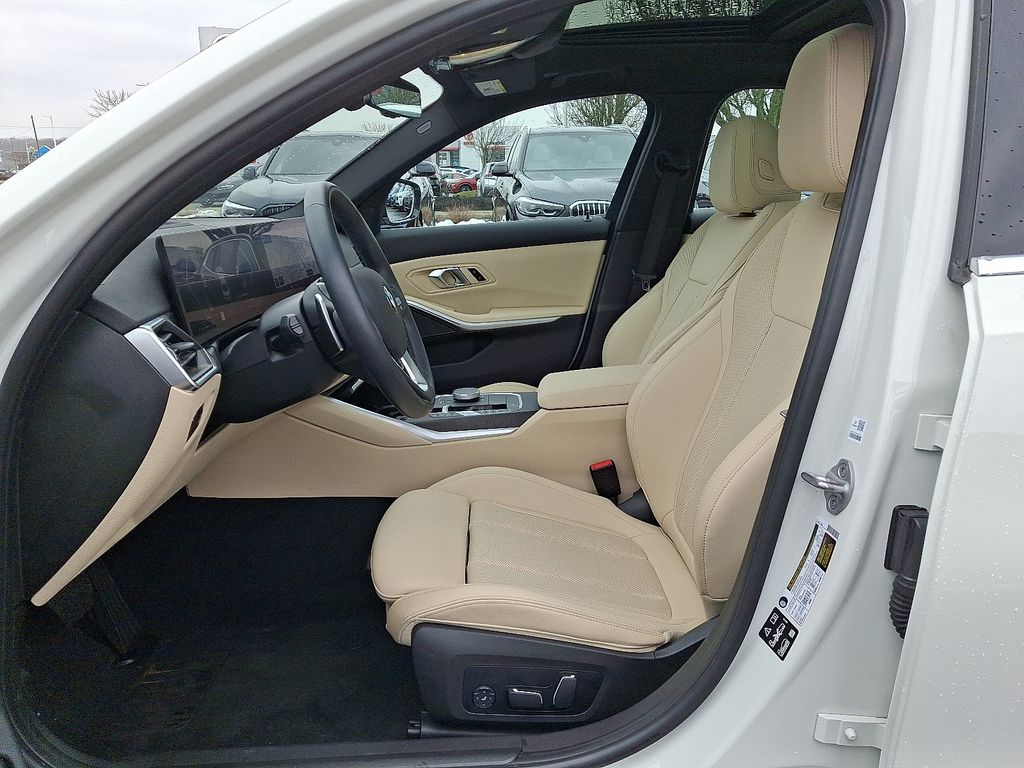 Thumbnail: 2024 BMW 3 Series - 14