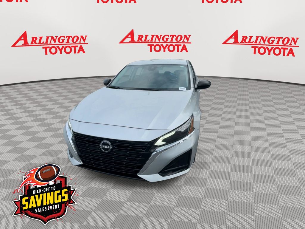 Used 2024 Nissan Altima Sedan