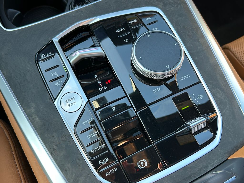 2026 BMW X5 xDrive50e 28