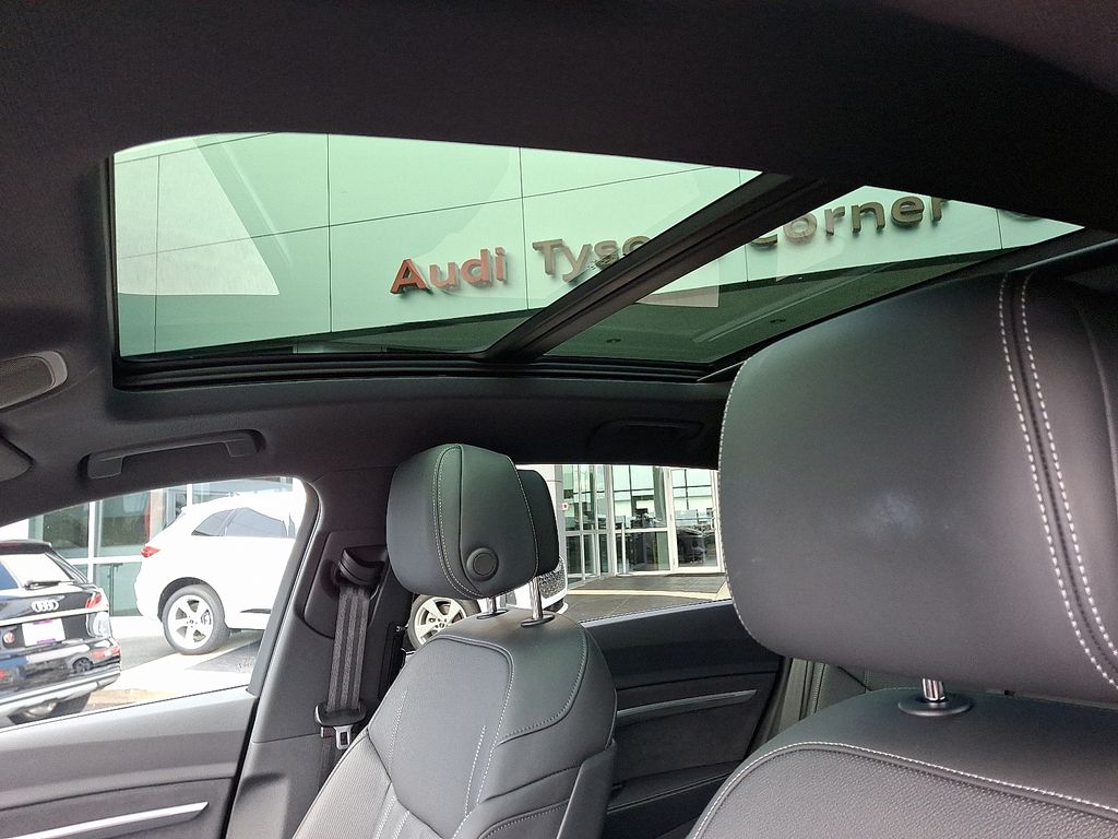 2022 Audi e-tron S Premium Plus 14