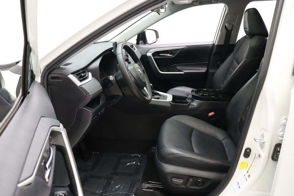 Thumbnail: 2021 Toyota RAV4 - 14