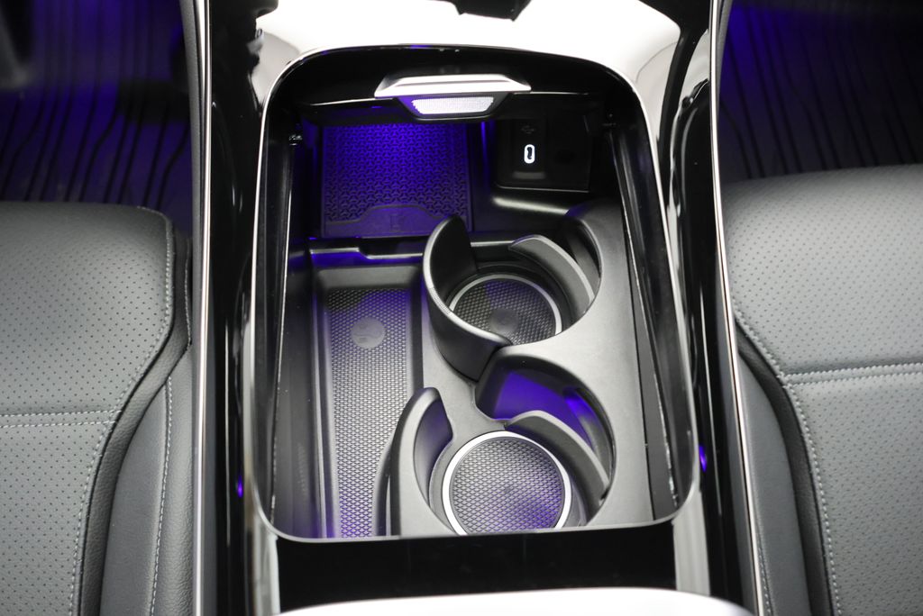 Thumbnail: 2027 Mercedes-Benz GLC - 28