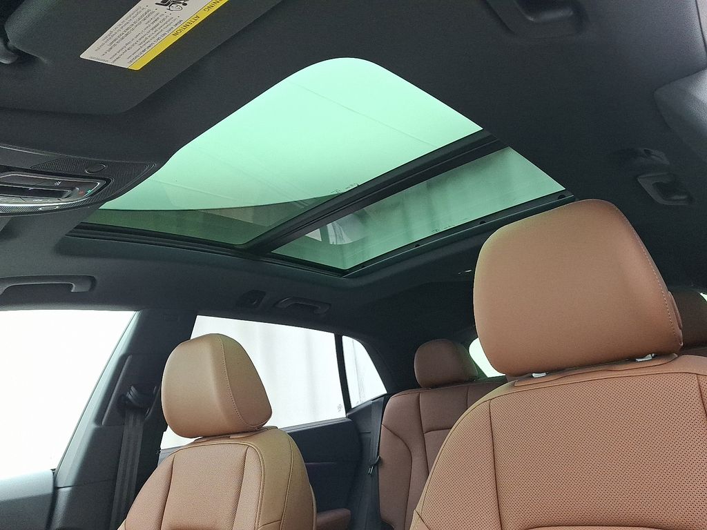 Thumbnail: 2026 Audi Q8 - 9