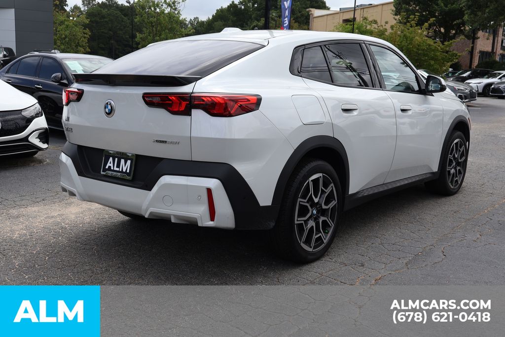 Used 2025 White BMW xDrive28i image 5