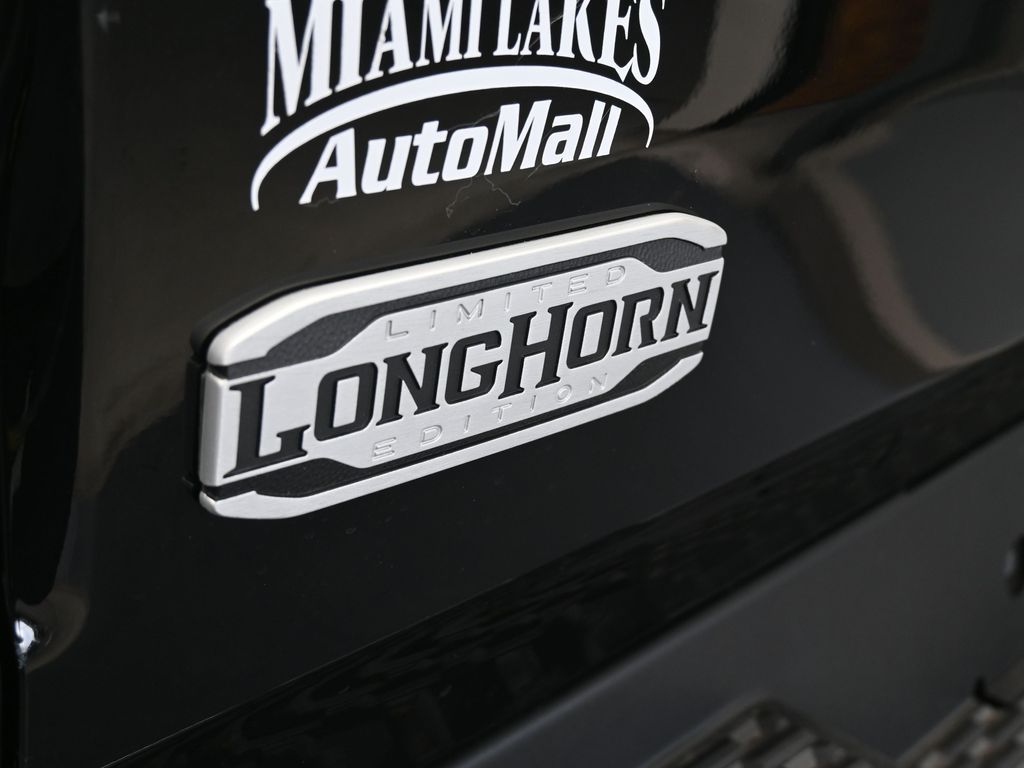 New 2026 Diamond Black Crystal Pearlcoat Ram Limited image 35