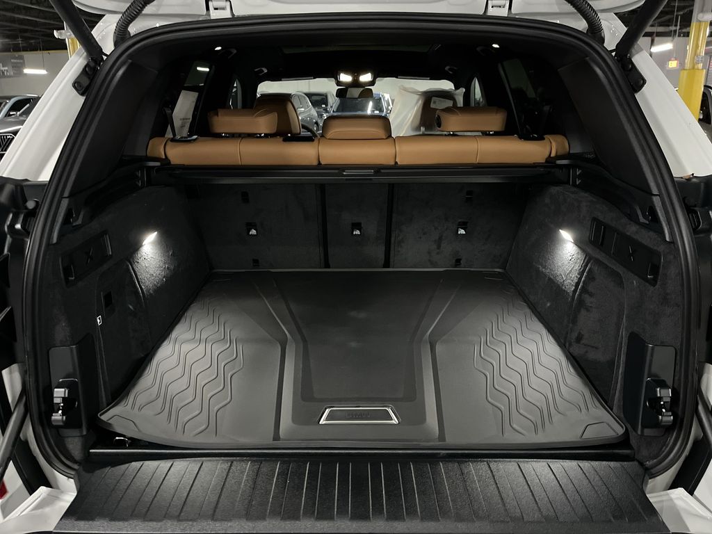 Thumbnail: 2026 BMW X5 - 24