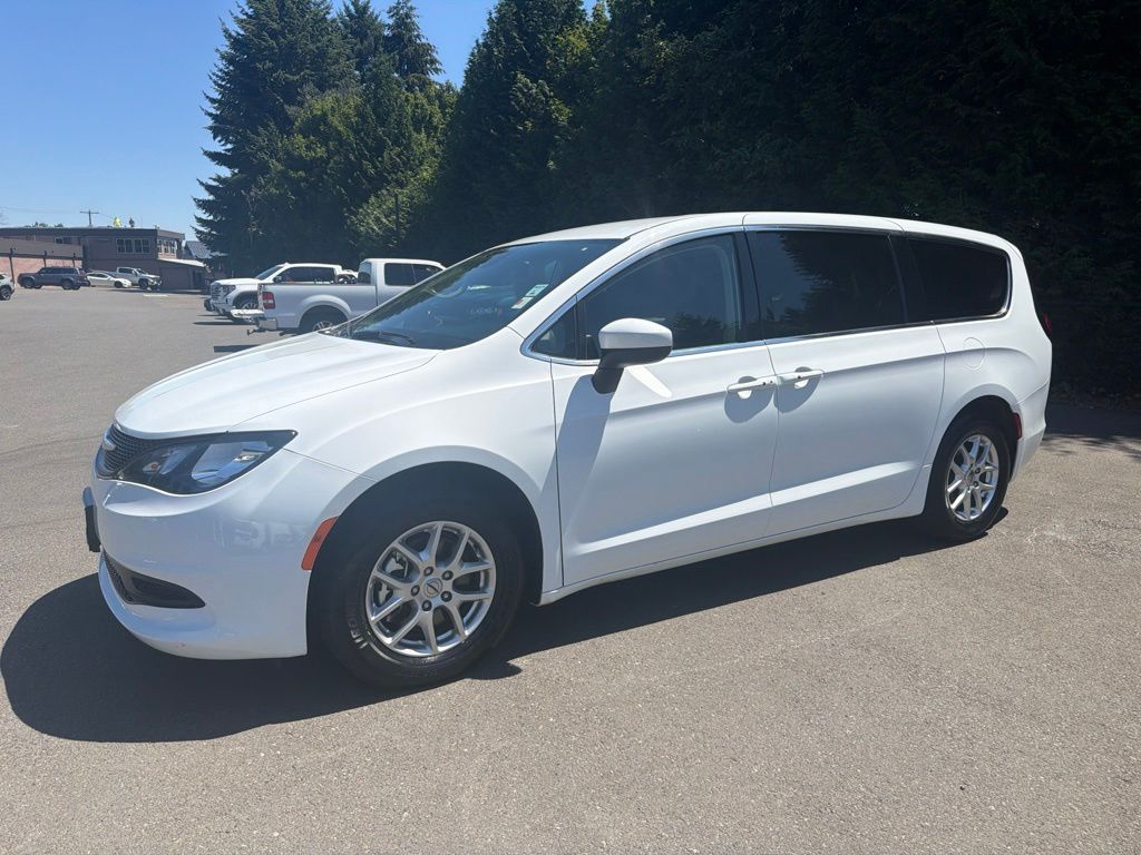 Bright White Clearcoat 2023 Chrysler Voyager Minivan Front-Wheel Drive 9-Speed Automatic