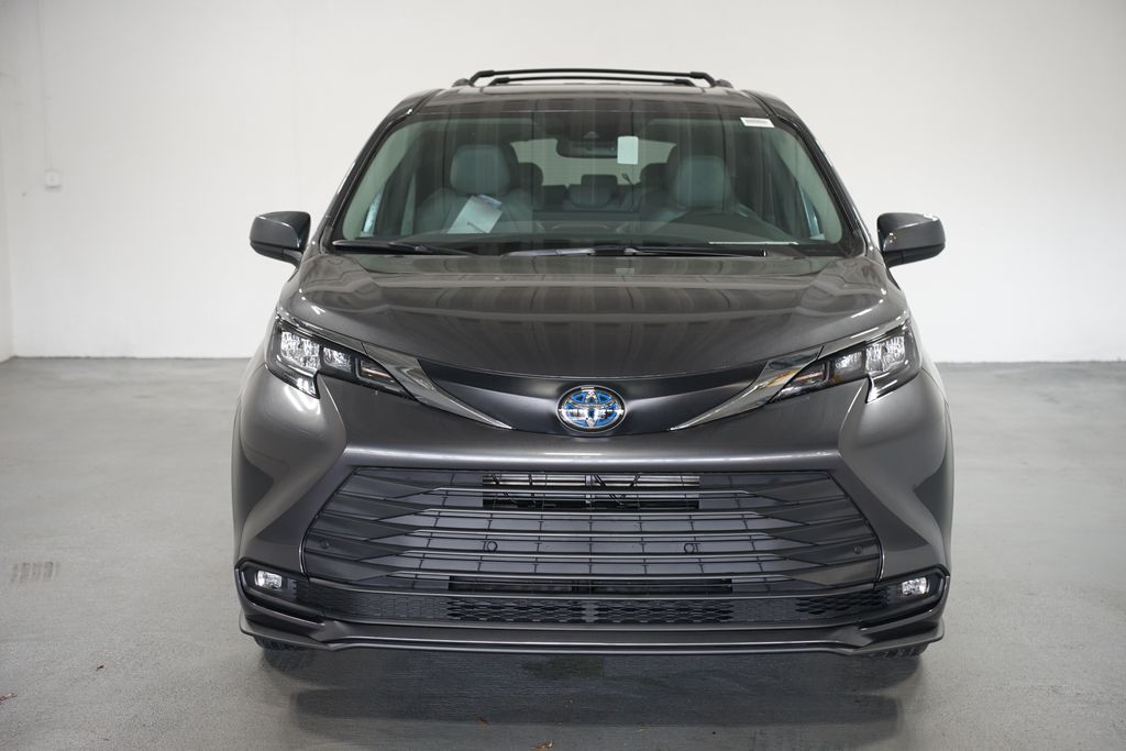 Thumbnail: 2025 Toyota Sienna - 2