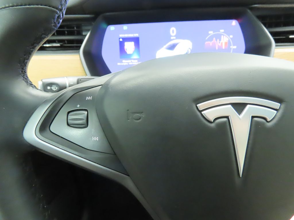 Thumbnail: 2020 Tesla Model X - 11