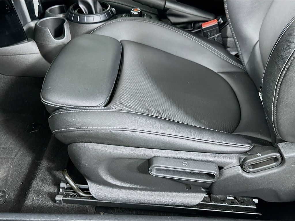 Thumbnail: 2017 MINI Cooper - 18