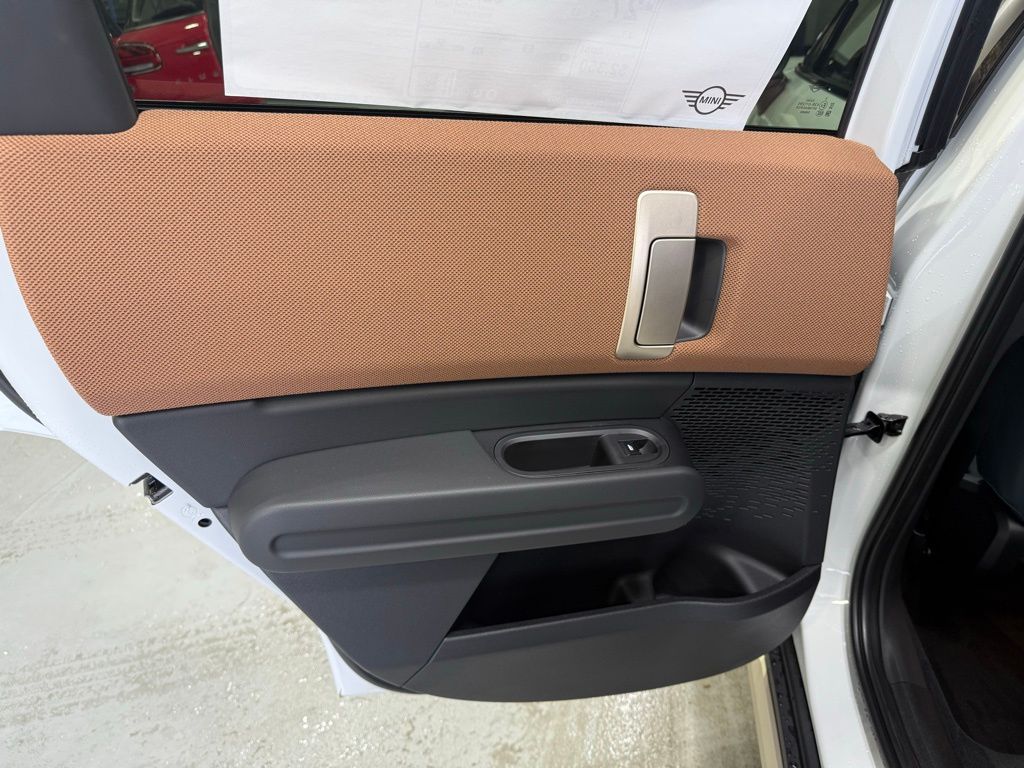 2025 MINI Cooper Countryman Base 15