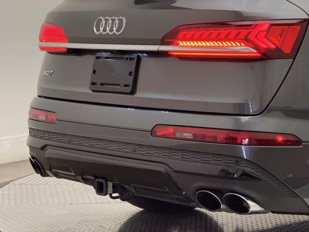 Thumbnail: 2021 Audi SQ7 - 16