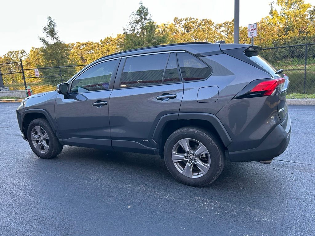 2023 Toyota RAV4 LE 3