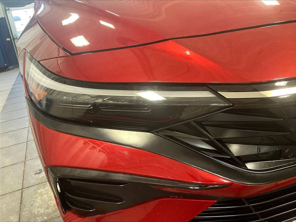 2025 Hyundai Elantra — photo 33
