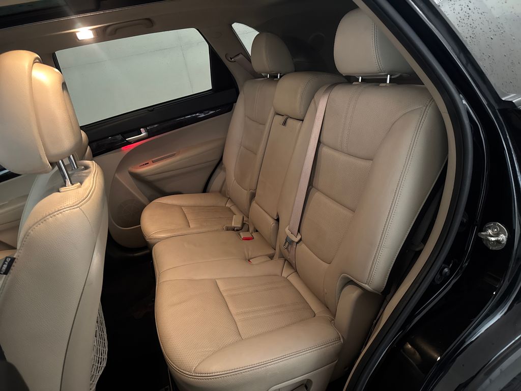 Used 2014 Black Kia EX image 30