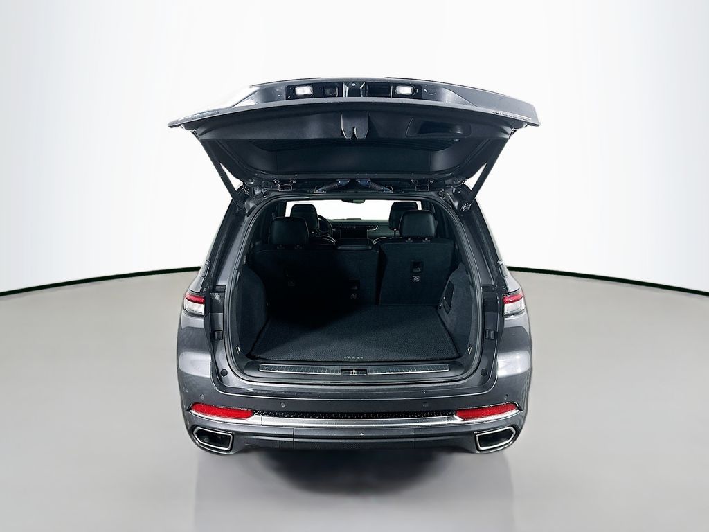 Used 2022 Gray Jeep Summit 4xe image 29