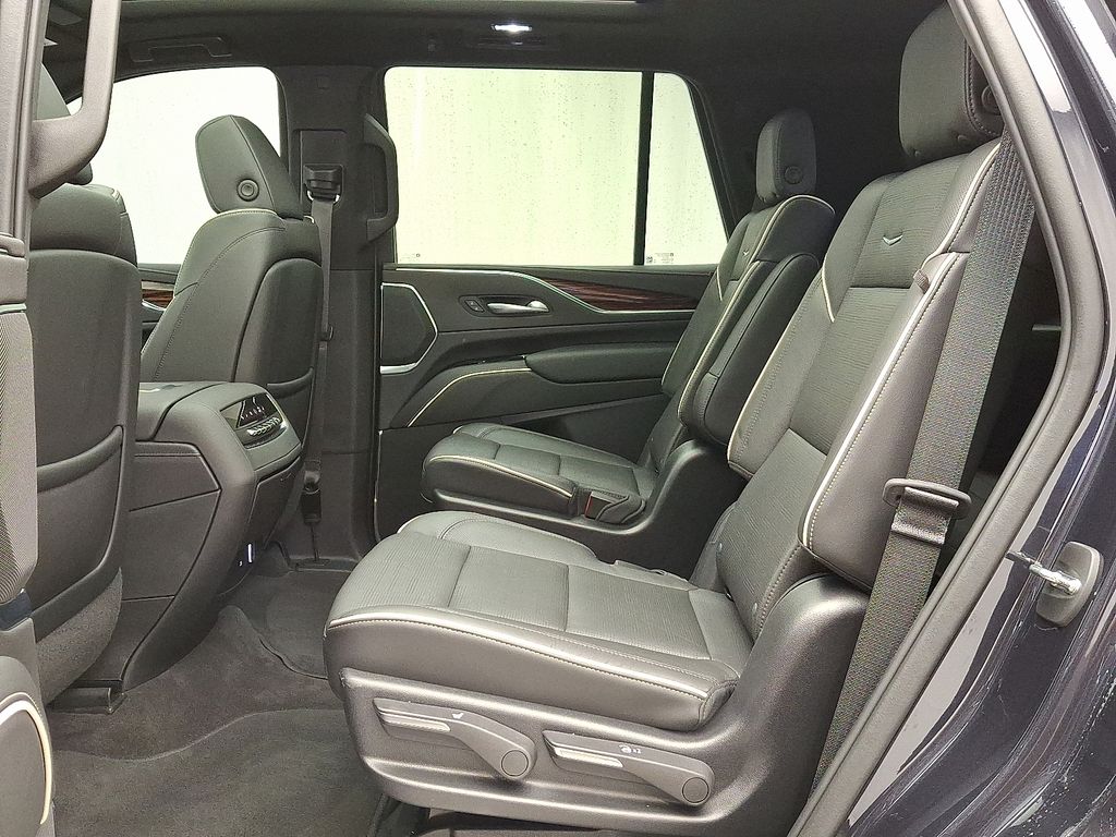 Thumbnail: 2022 Cadillac Escalade - 10