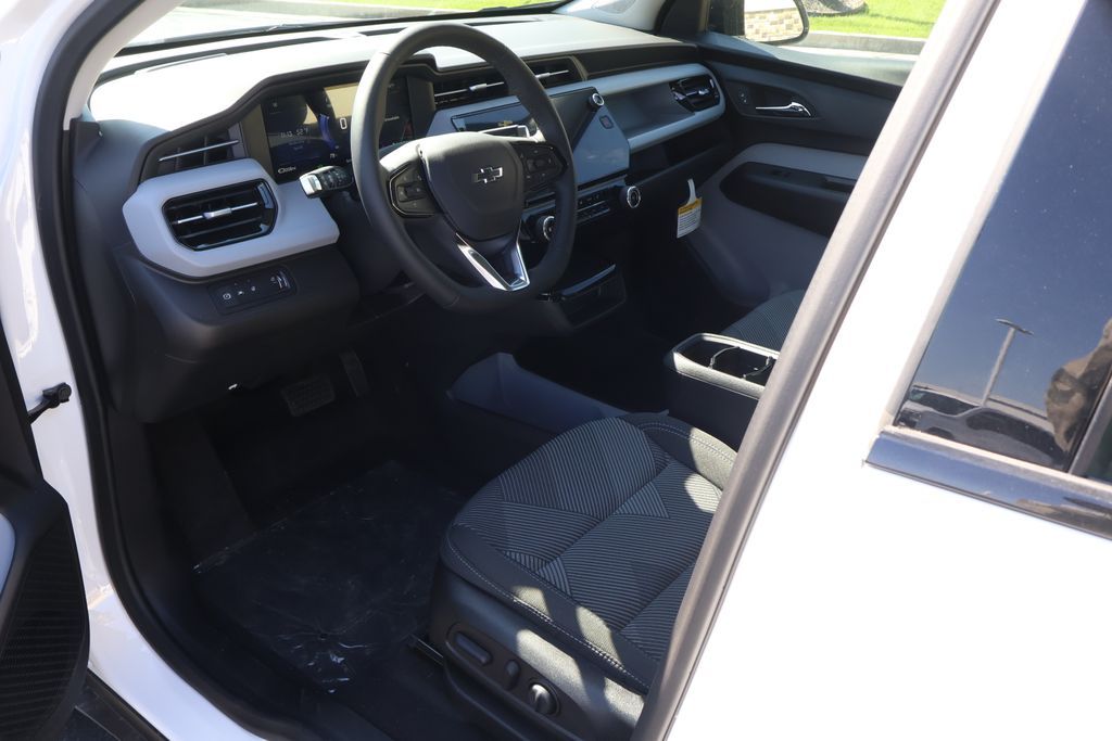 Thumbnail: 2027 Chevrolet Bolt EV - 13