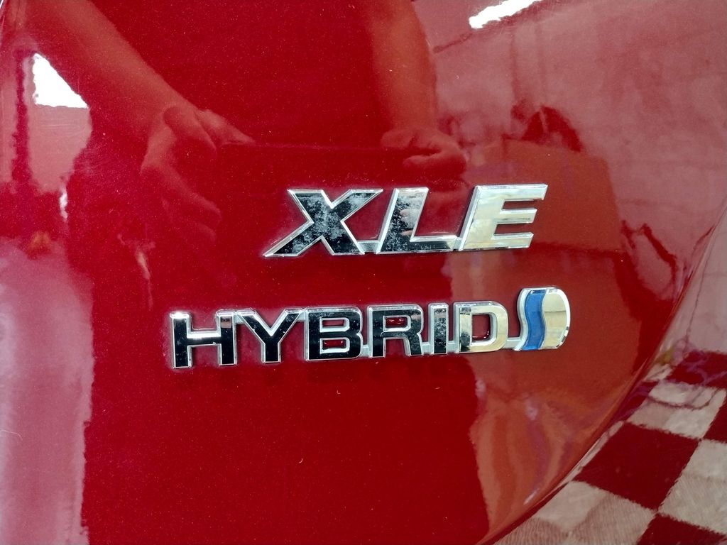 2018 Toyota RAV4 Hybrid XLE