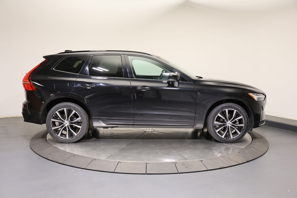 Thumbnail: 2023 Volvo XC60 - 6