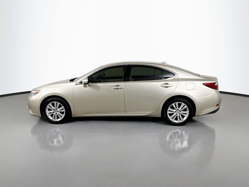 Thumbnail: 2014 Lexus ES - 8