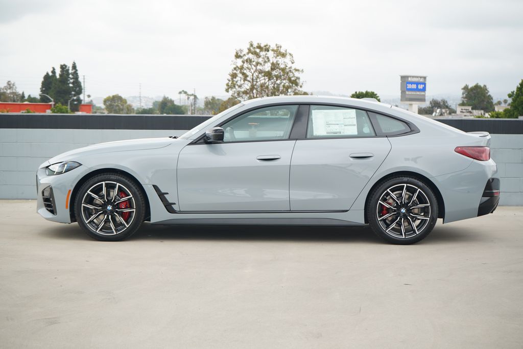 Thumbnail: 2026 BMW 4 Series - 4